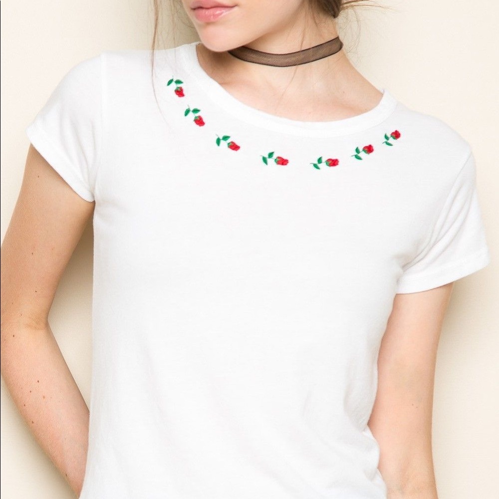 BRANDY MELVILLE T SHIRT